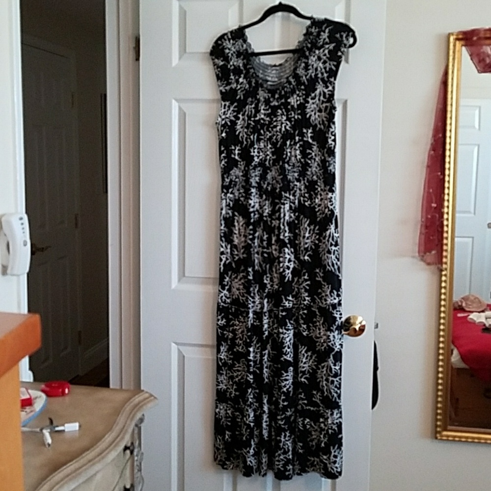 Croft & Barrow Maxi dress